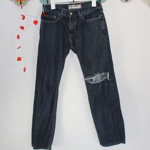 Dark wash ripped knee distressed Levi’s slim straight 514 red tag men’s 32x30